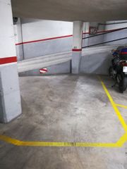 Parking coche en Carrer roger de flor, 15. Plaza de garaje para coche y moto