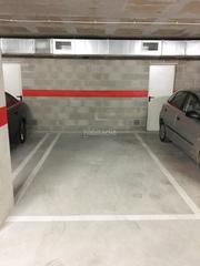 Rent Car parking in Carrer de bolívia 37. Parking coche en glòries, parc i la llacuna