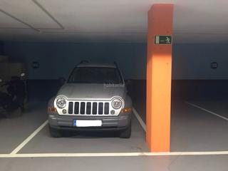 Lloguer Aparcament cotxe a Carrer de josep tarradellas 68. Parking en alquiler