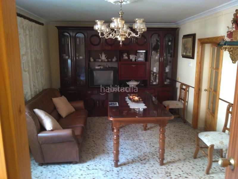 Foto c767c8c6-c006-45b6-84ed-b72eef5e77e8. Semi detached house in calle juan carlos i 49 in Zona de la Vega Antequera