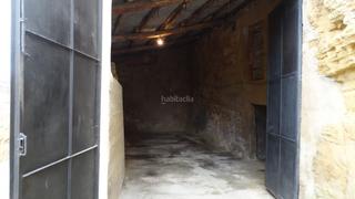 Casa a Calle la fortaleza 19. Inmueble con garaje y calado en piedra