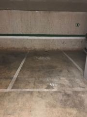 Affitto Posto auto in Carrer de la fontsanta 10. Ideal para coche mediano/pequeño, pero grande ok