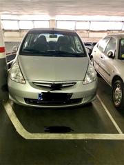 Autoparkplatz in Gran via de carles iii 45t. Zona maternitat / vigilancia 24h