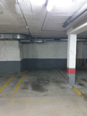 Alquiler Parking coche en Carrer martorell, 53. Plaza de parking para coche grande