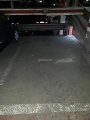 Aparcament cotxe a Carrer de vallhonrat 7. Plaza garaje para coche  pequeño o 2 motos