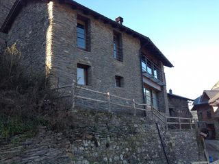Casa en Carrer unic, 18. Casa alto standing - pirineo (montesclado)