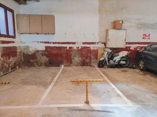 Location Parking voiture à Carrer de la riereta 30. Parking centrico, comodo y economico