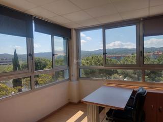 Location Bureau à Avinguda de cerdanyola 75-77. Oficina privada en sant cugat del vallés