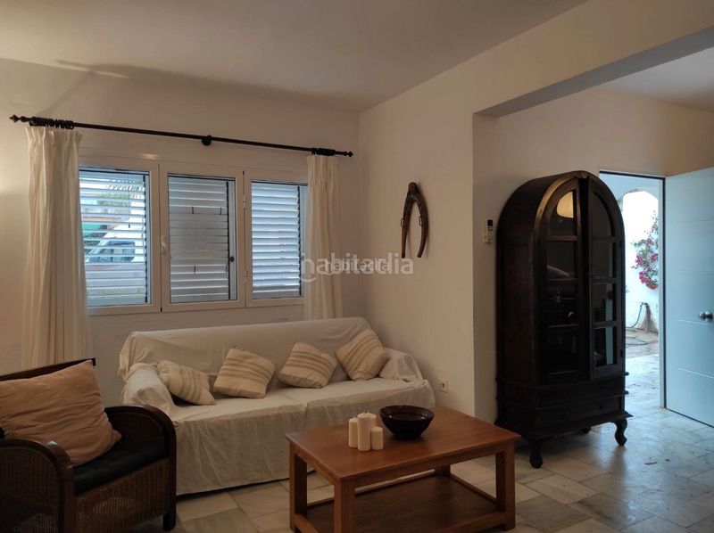 Foto 0932b145-2f7a-4089-937a-dc0b0bed5327. Rent towny house in calle los pinos 18 in Puerto Rey Vera