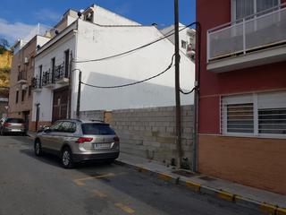 Terrain résidentiel à Avenida adoratrices 5. Solar para edificar pisos, casas y garajes, hotel.