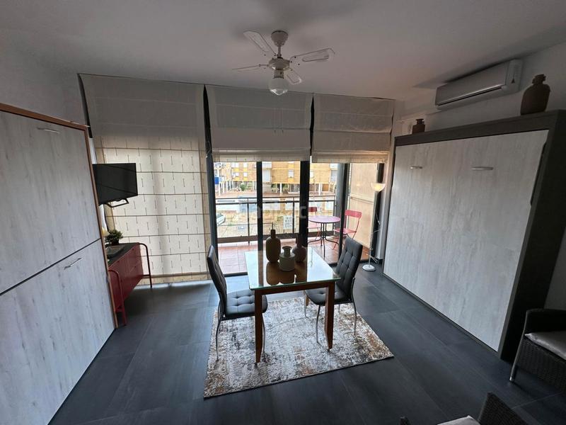 Foto 9f24f59a-7a8e-4fd6-a53d-87b9dea00816. Estudio en avenida de la playa 4 ciudad en Isla Cristina