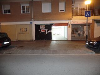 Casa en Carrer barcelona, 8. Local comercial  y cambio de uso a vivienda 220m2