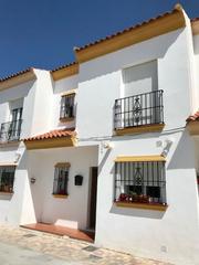 Casa adossada a Calle tilín 41. Pequeño paraíso escondido