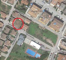 Terrain résidentiel à Carrer feliu comadran, 44. Solar urbà carrer comadran. a tocar de la piscina
