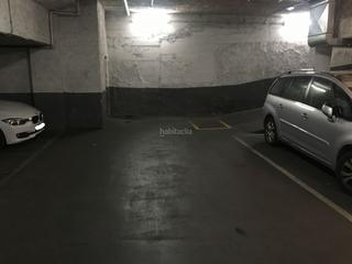 Miete Autoparkplatz in Carrer de les pedreres 24. Alquiler de parquing para coche grande y moto