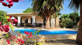 Casa en Calle alhama 26. Casa con terreno 982m lomas de rame, los alcazares