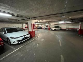 Location Parking voiture à Carrer de la diputació 254. Plaza de párking en alquiler