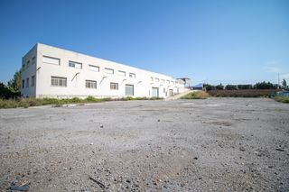 Fabrikhalle in Carrer progrés, sn. Nave industrial 5.000m2 y casa en finca 9.200m2