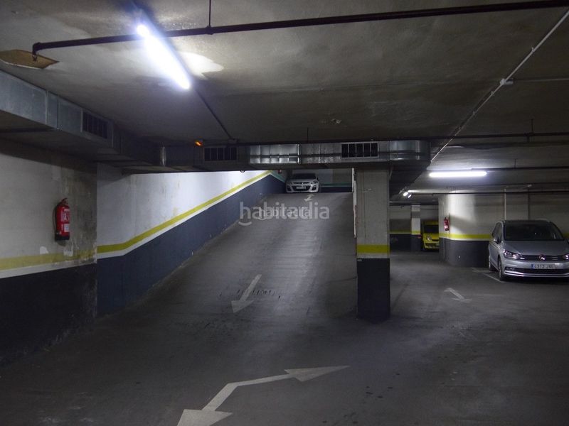 Foto a0036371-ae53-4710-b5c3-81f560c0ac07. Miete autoparkplatz in carrer de sant pere d'abanto 12 in Barcelona