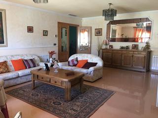 Casa adossada a Calle los luceros 14. Casa acogedora con despacho independiente