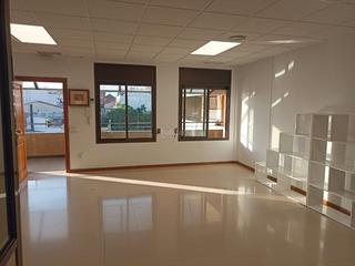 Location Bureau à Carrer de pau claris 18. Ofcina en alquiler