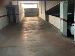Aparcament cotxe a Carrer del pintor vancells 192. Bajada - venta urgente de plaza parking