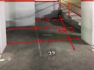 Rent Car parking in Carrer de rocafort 235. Plaza parking para motos