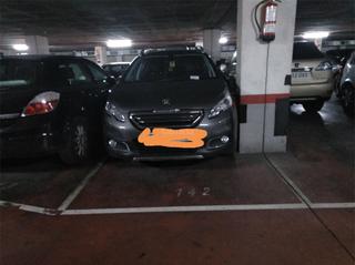Parking voiture à Avinguda pau casals 150. Centre / avinguda de pau casals