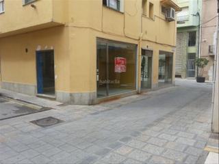 Lloguer Local Comercial a Carrer de la torre 41. En el centro, al lado de paseo peatonal