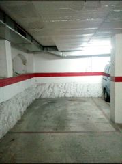 Rent Car parking in Carrer llobateras, 22. Parquing grande a 2min de fgc