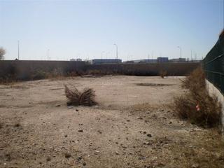 Solar industrial a Calle de agosto 66. Parcela 800 m2 (uso industrial)