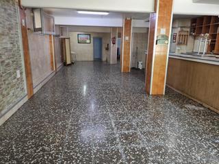 Rent Business premise in Plaça de carles buïgas 2. Alquiler de local en cerdanyola