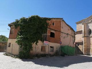 Casa adossada a Plaza del cardenal cisneros 5. Torrelaguna
