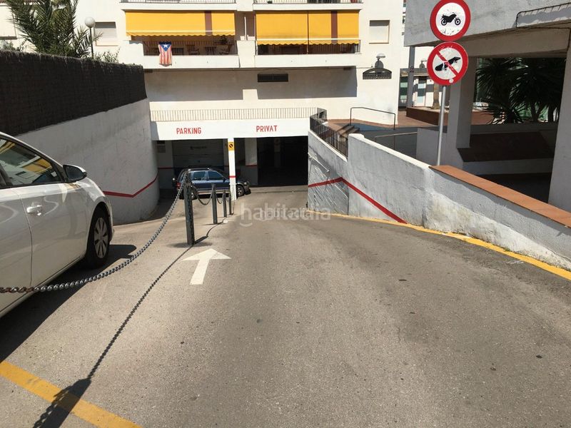 Foto 2b3ee15f-7bb5-4d5f-a4d6-4f773273ee43. Lloguer aparcament cotxe a passeig de vilafranca 19 a Sitges