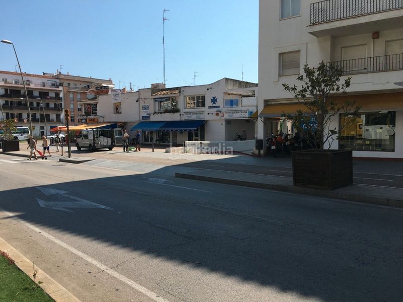 Foto 57e6f16b-2b56-4379-98b3-c94cd2efda6f. Lloguer aparcament cotxe a passeig de vilafranca 19 a Sitges
