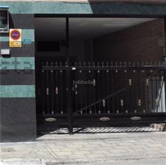 Parking voiture à Calle josé gutiérrez petén 27. Mercado / calle garcía morato