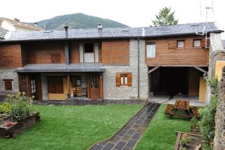 Location Appartement à Camí de nuria 3. Duplex en err antigua casa cerretana reformada