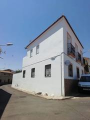 Casa a Calle mártires 20. Casa centrica en malpartida de la serena (badajoz)