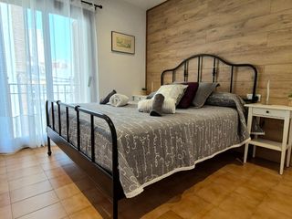 Rent Flat in Carrer sant jaume 0. Temporada octubre a mayo: amueblado, a/a, parking, junto al cent