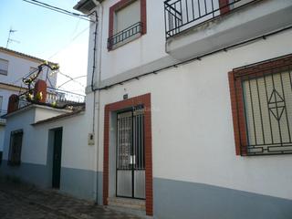 Casa adossada a Calle romero de torres 10. La puerta de segura / calle romero de torres