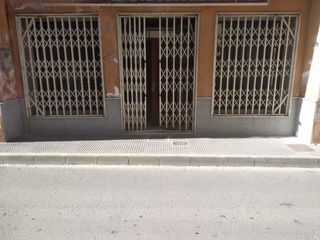 Lloguer Local Comercial en Calle heroes de africa, 14. Local comercial centrico
