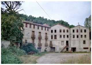 Industrial building in Carrer amador romaní, s/n. Finca urbana en capelaldes