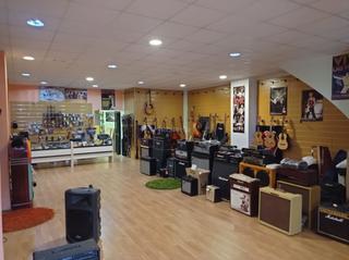 Local Comercial a Carretera alcira 16. Local comercial