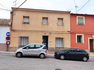 Casa a Calle mayor 20. Casa en venta en la calle mayor de pliego