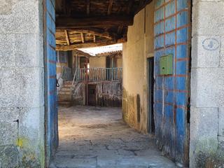 Casa adossada a Lugar xabalde 1. Casa rústica con terreno a 20km de lalín