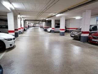 Parking voiture à Avinguda de can marcet 24. Parking en venta