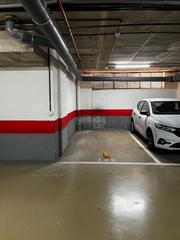 Aparcament cotxe a Carretera reial 102. Plaza de parquing en illa walden sot -1