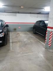 Aparcament cotxe a Carrer lledoner 35. Plaza parking barri lledoner - hostal