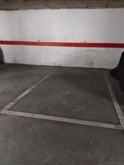Alquiler Parking coche en Calle pilar de la horadada, 4. Se alquila plaza de garaje