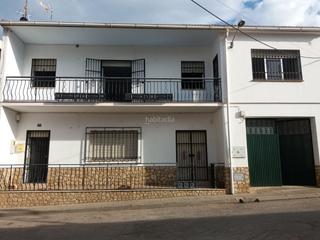 Casa a Calle el pilar 5. ¡! casa amplia, sin cargas